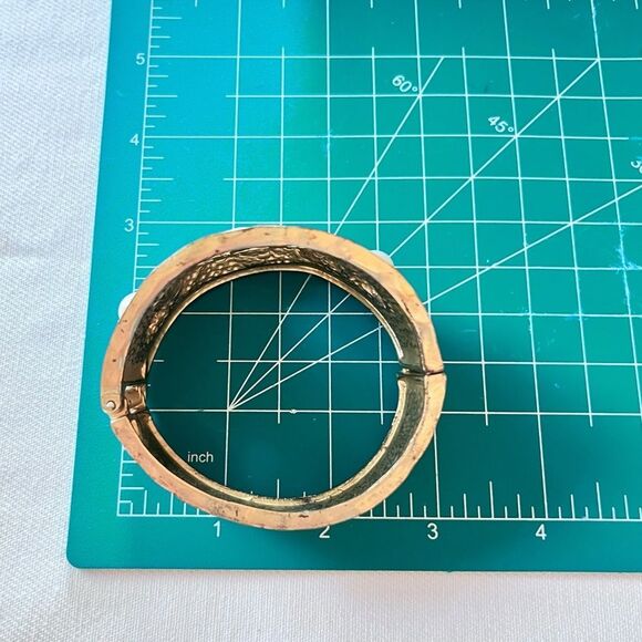 Gold Metal Pearl Cabochon Hinge Bracelet - Picture 5 of 5